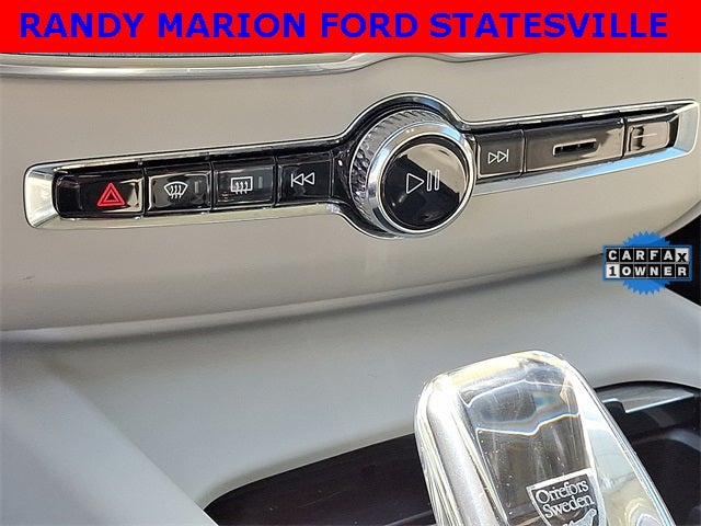 2023 Volvo XC60 B6 Ultimate Bright Theme