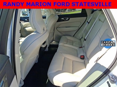 2023 Volvo XC60 B6 Ultimate Bright Theme