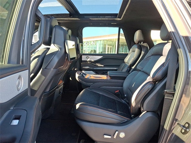 2025 Lincoln Navigator L Black Label