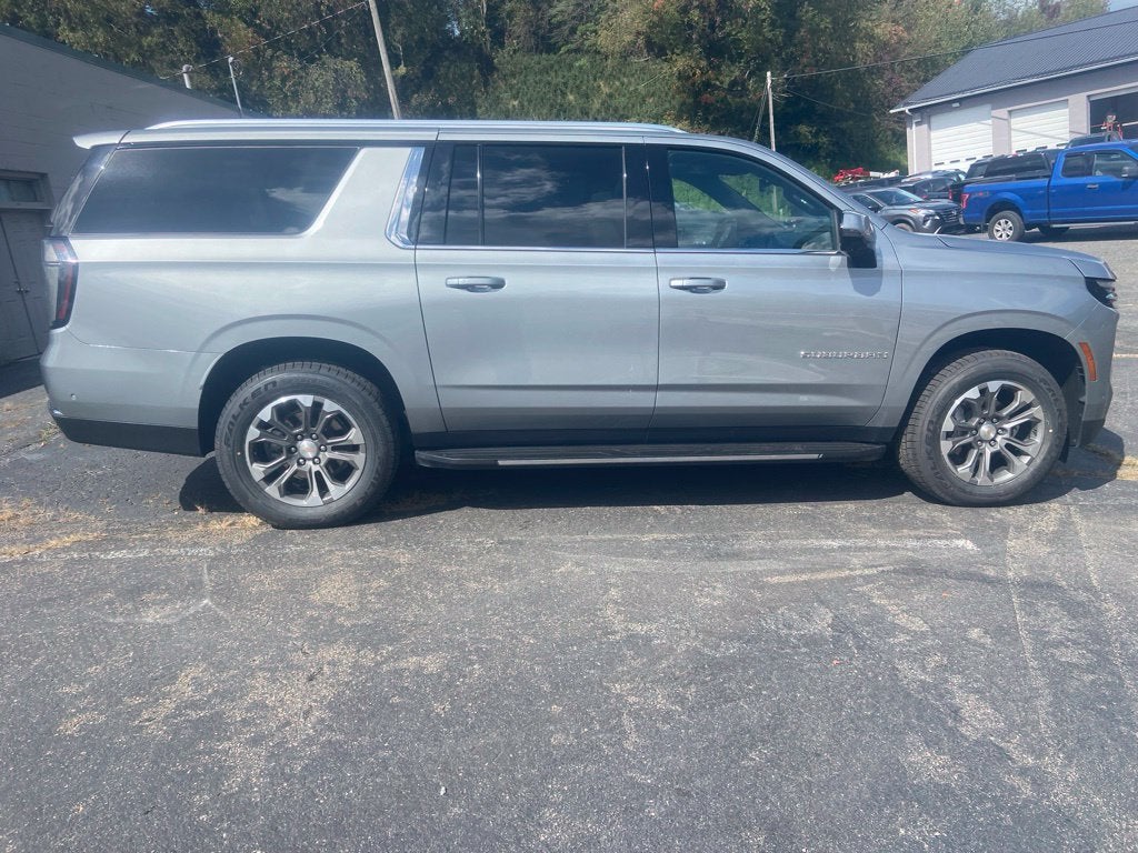 2025 Chevrolet Suburban LT