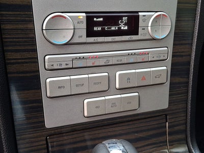 2009 Lincoln Navigator Base