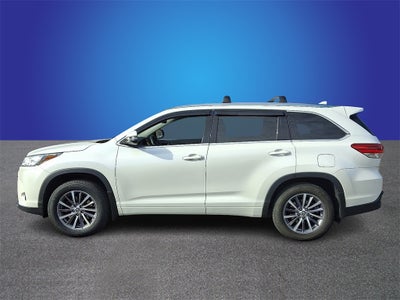 2017 Toyota Highlander SE