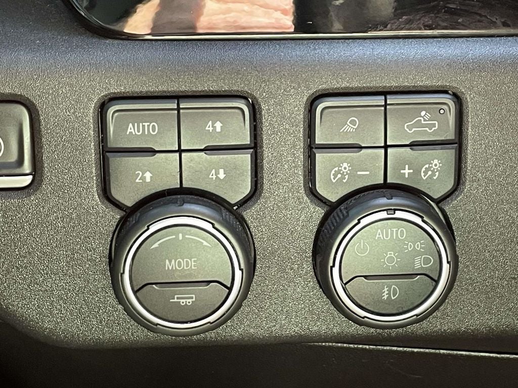 2022 Chevrolet Silverado 1500 4WD Crew Cab Short Bed RST