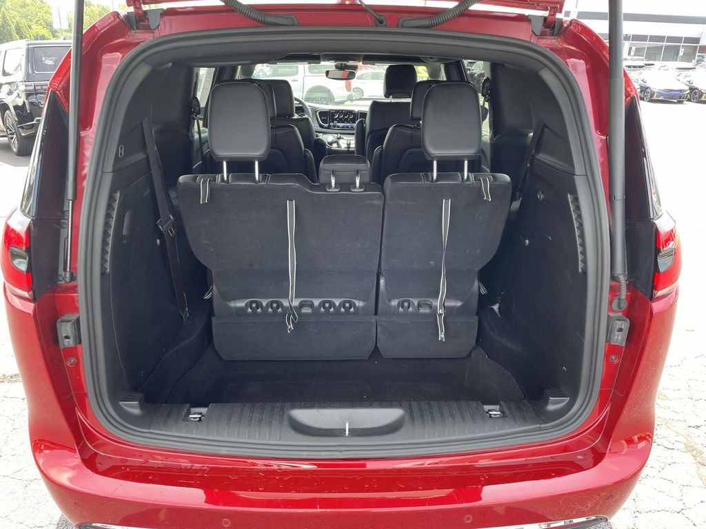 2025 Chrysler Pacifica Select