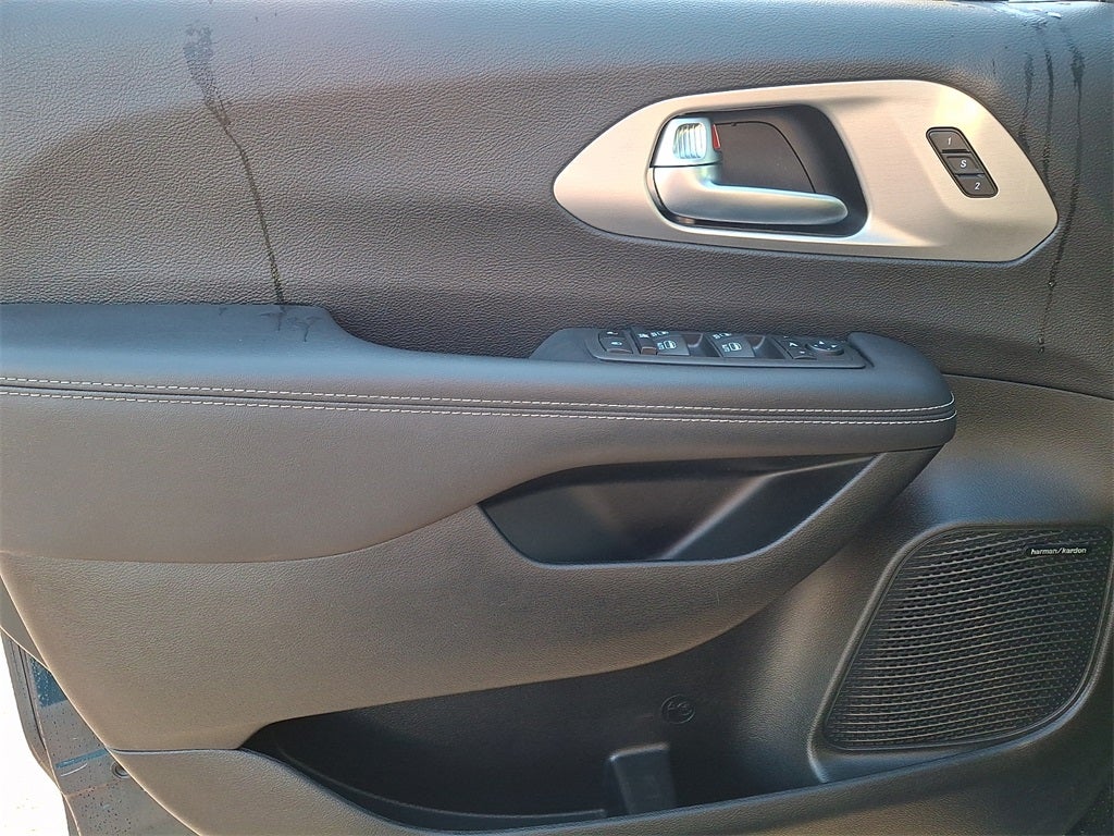 2023 Chrysler Pacifica Limited AWD