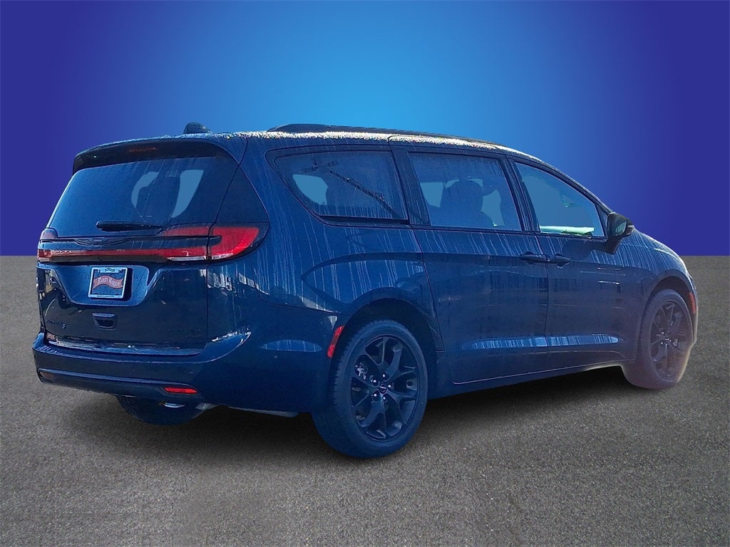2023 Chrysler Pacifica Limited AWD