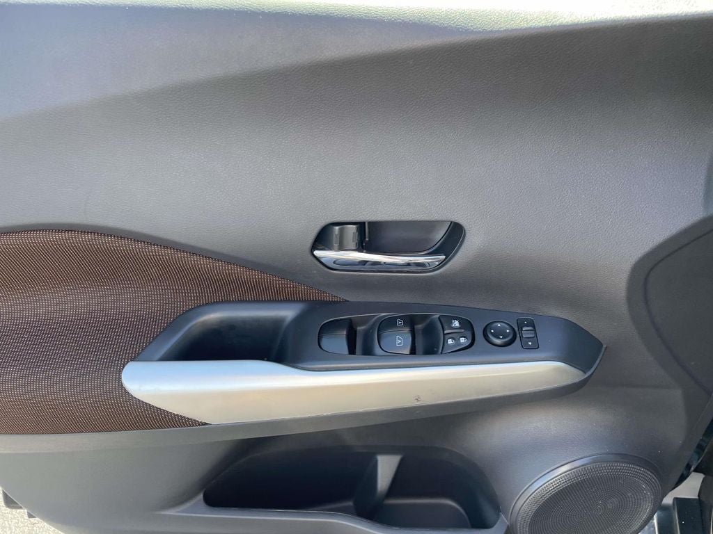 2019 Nissan Kicks SR