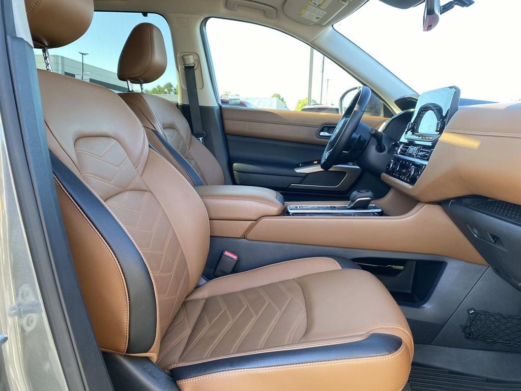 2024 Nissan Pathfinder Platinum FWD