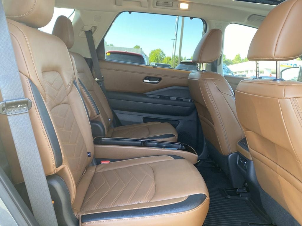 2024 Nissan Pathfinder Platinum FWD