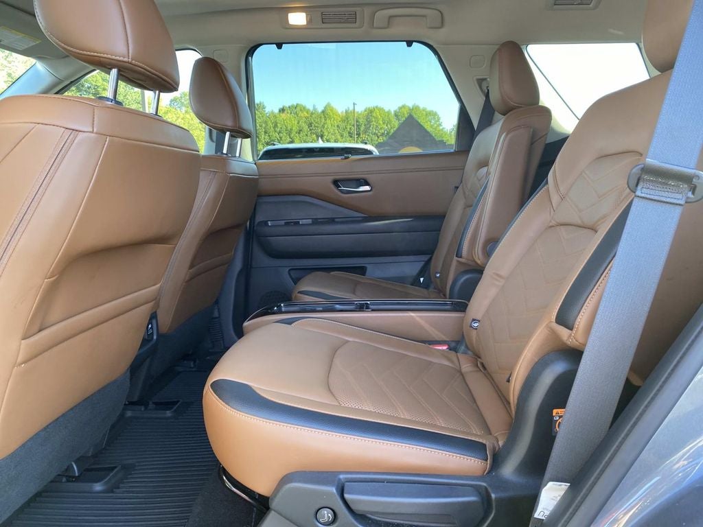 2024 Nissan Pathfinder Platinum FWD