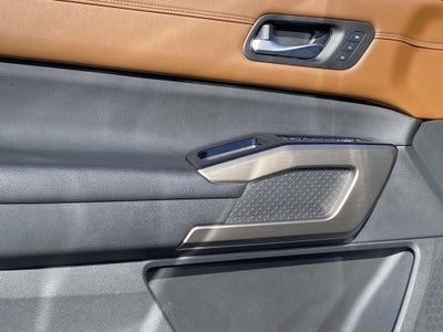 2024 Nissan Pathfinder Platinum FWD