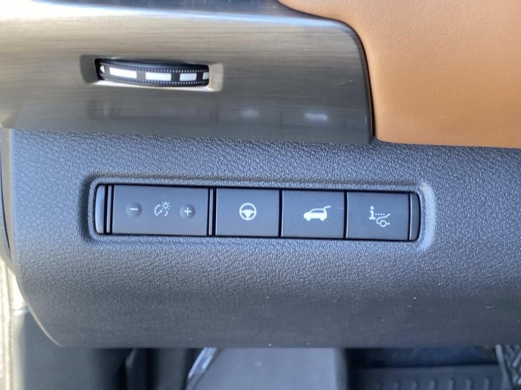 2024 Nissan Pathfinder Platinum FWD