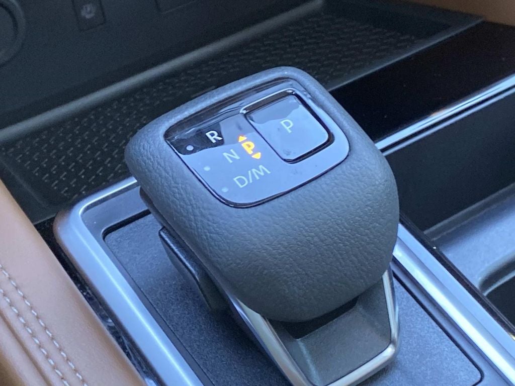 2024 Nissan Pathfinder Platinum FWD