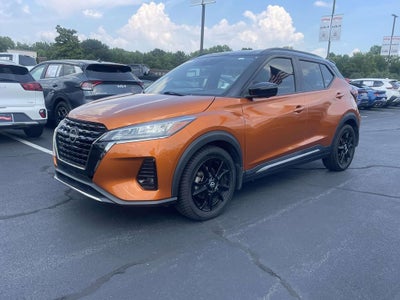 2022 Nissan Kicks SR