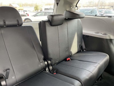 2018 Toyota Sienna SE 8 Passenger