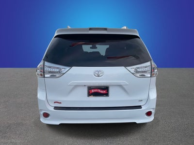 2018 Toyota Sienna SE 8 Passenger