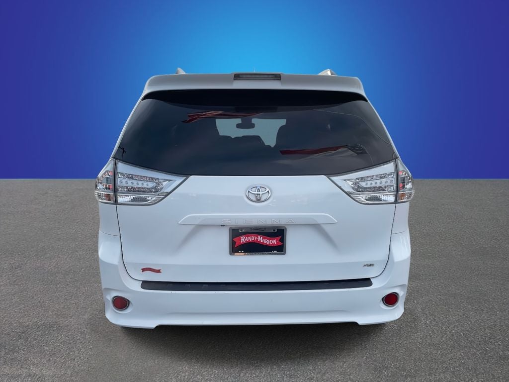 2018 Toyota Sienna SE 8 Passenger
