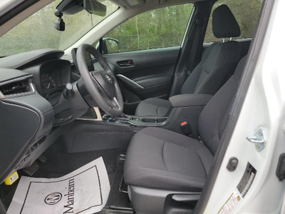 2024 Toyota Corolla Cross LE