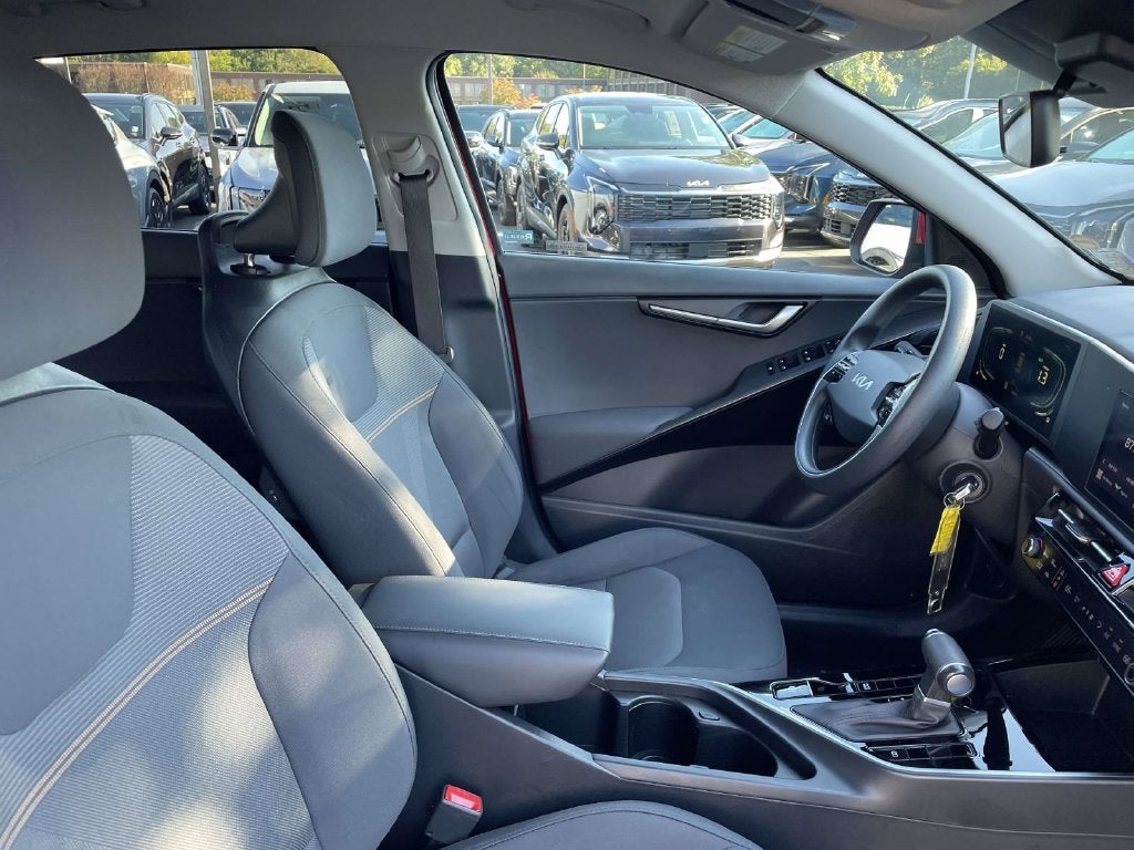 2025 Kia Niro LX