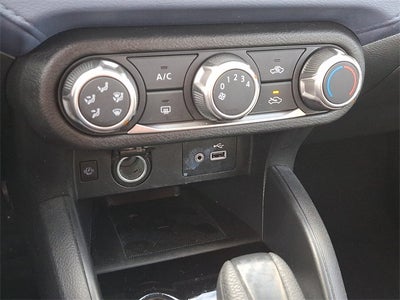 2023 Nissan Versa 1.6 SV