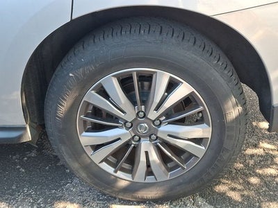 2018 Nissan Pathfinder SV