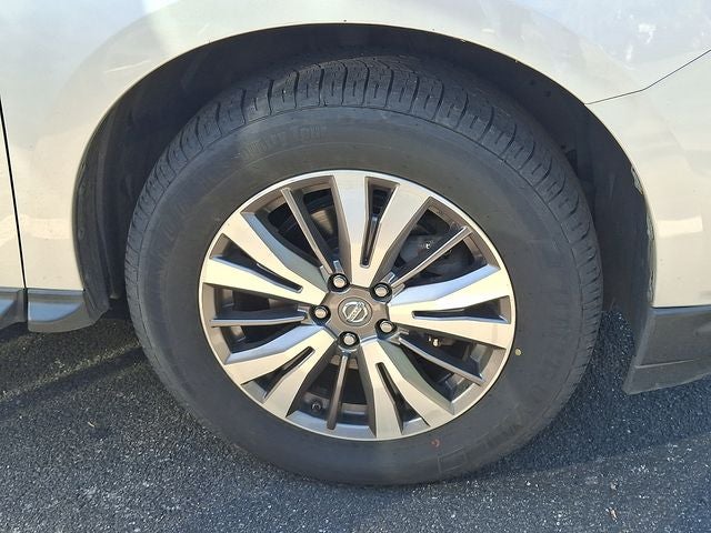 2018 Nissan Pathfinder SV