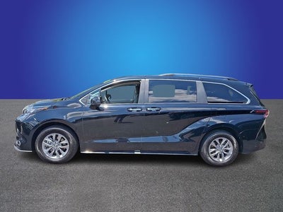 2024 Toyota Sienna XLE 8 Passenger