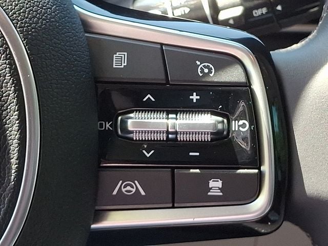 2023 Kia Carnival SX