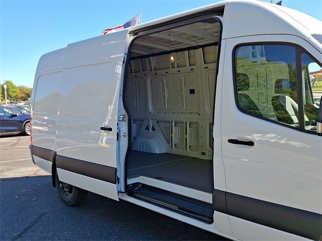2025 Mercedes-Benz Sprinter 2500 Cargo 170 WB High Roof
