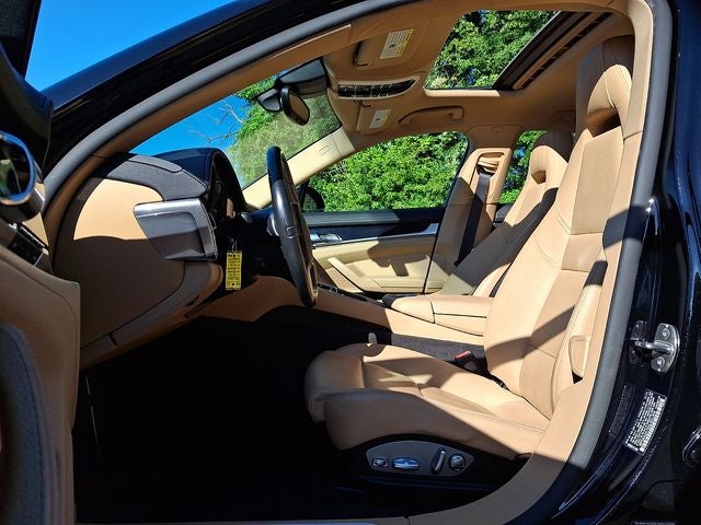2016 Porsche Panamera Edition