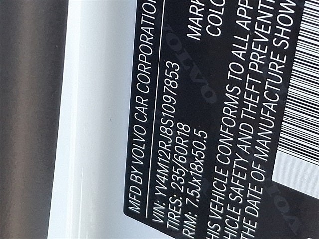 2025 Volvo XC60 B5 Core