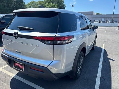2024 Nissan Pathfinder S