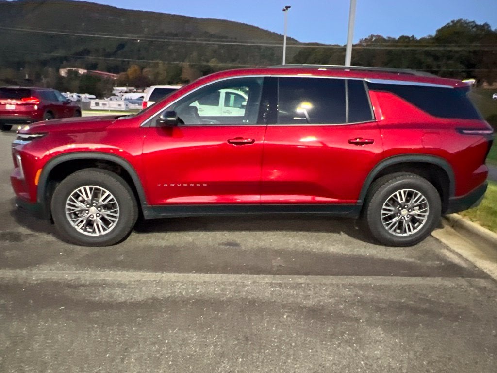2025 Chevrolet Traverse LT 2LT