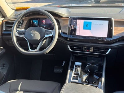 2025 Volkswagen Atlas 2.0T SE w/Technology