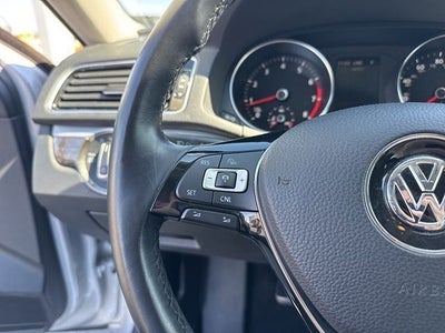 2017 Volkswagen Passat SEL Premium