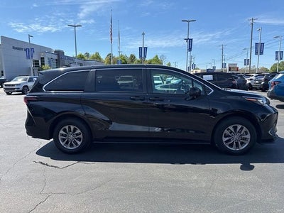2024 Toyota Sienna LE 8 Passenger