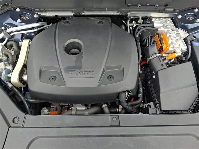 2024 Volvo XC90 Recharge Plug-In Hybrid T8 Core Bright Theme
