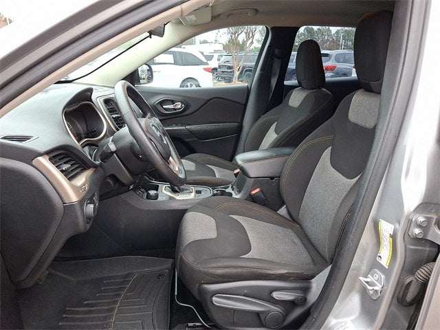 2016 Jeep Cherokee Sport