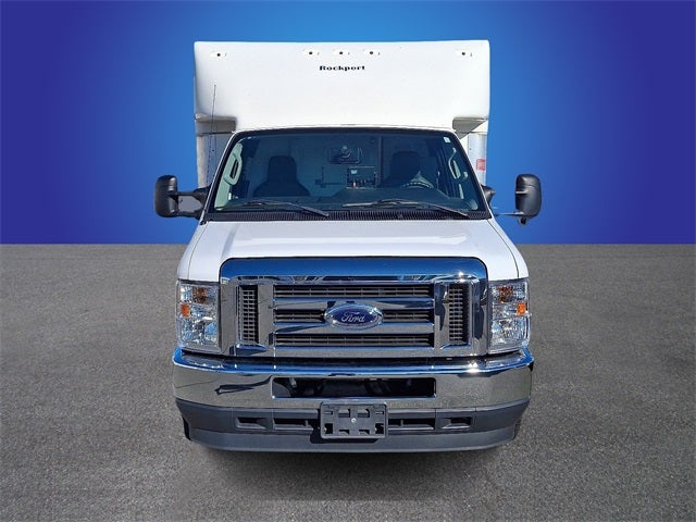 2022 Ford E-350SD Base Cutaway