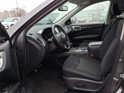 2019 Nissan Pathfinder SV