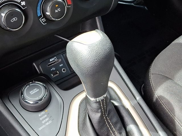 2015 Jeep Cherokee Sport