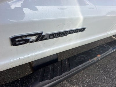 2026 Ford Super Duty F-350 DRW Chassis Cab LARIAT