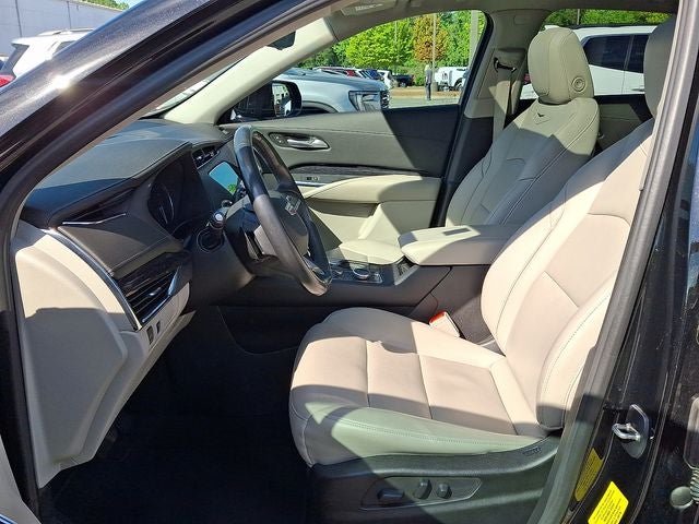 2023 Cadillac XT4 FWD Premium Luxury