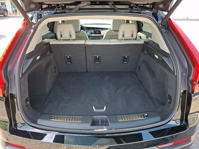 2023 Cadillac XT4 FWD Premium Luxury