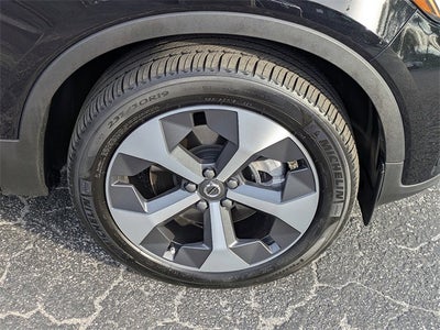 2023 Volvo XC40 B5 Plus Dark Theme