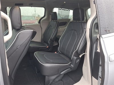 2023 Chrysler Pacifica Limited AWD