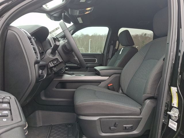 2025 RAM 3500 Big Horn Crew Cab 4x4 8' Box