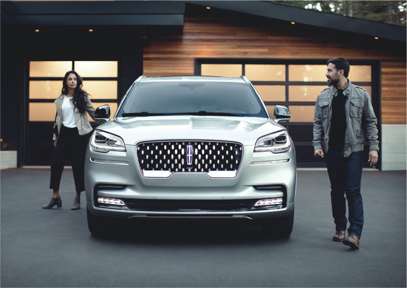 The sparkling grille of the 2023 Lincoln Aviator® Grand Touring model | Randy Marion Lincoln in Statesville NC