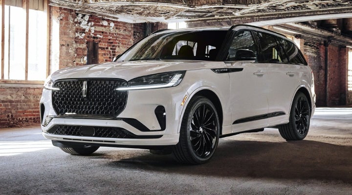 A 2026 Lincoln Aviator® SUV is shown with the available Jet Appearance Package. | Randy Marion Lincoln in Statesville NC