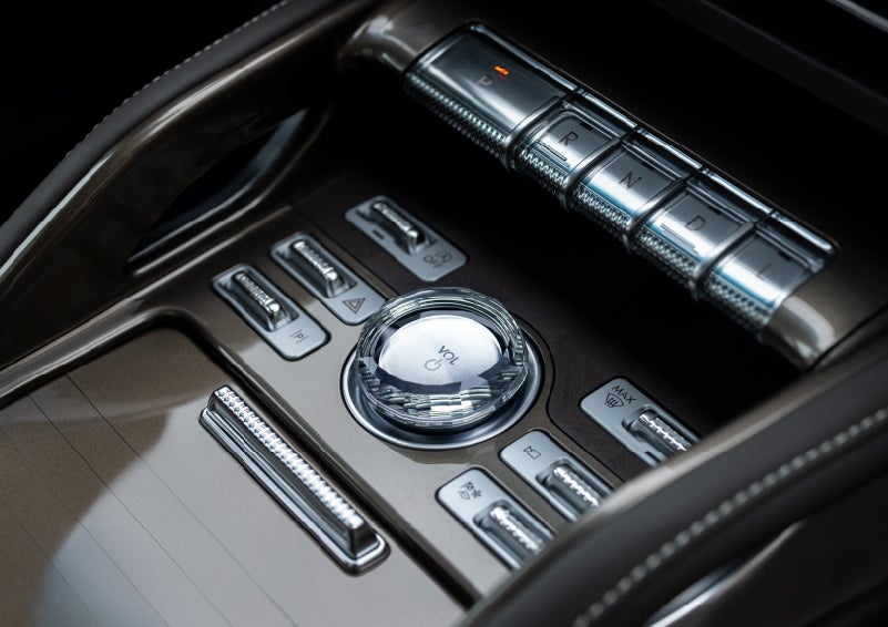 A crystal-inspired volume knob is shown in the center floor console of a 2026 Lincoln Nautilus® SUV. | Randy Marion Lincoln in Statesville NC